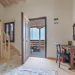 Maniaveta's House Exanthia