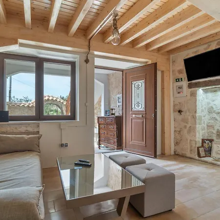 Maniaveta's House 펜션 Exanthia