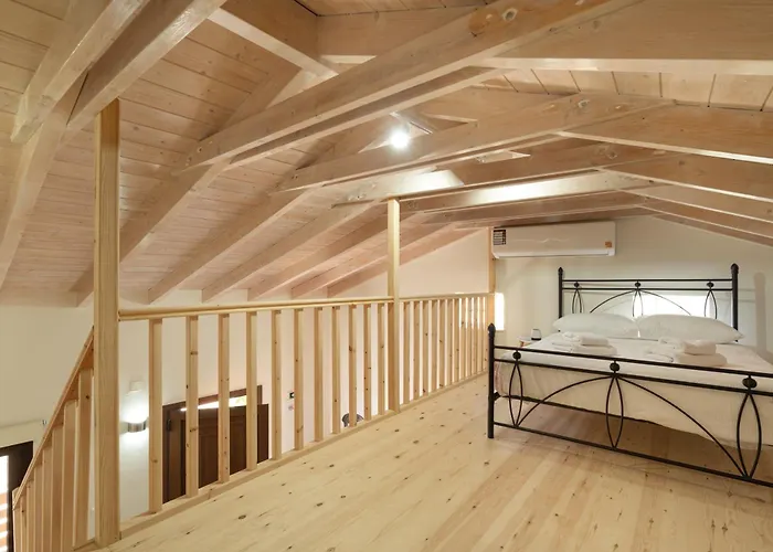 Maniaveta's House * Exanthia