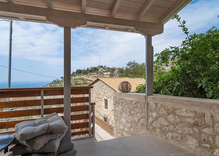 Maniaveta's House 펜션 *